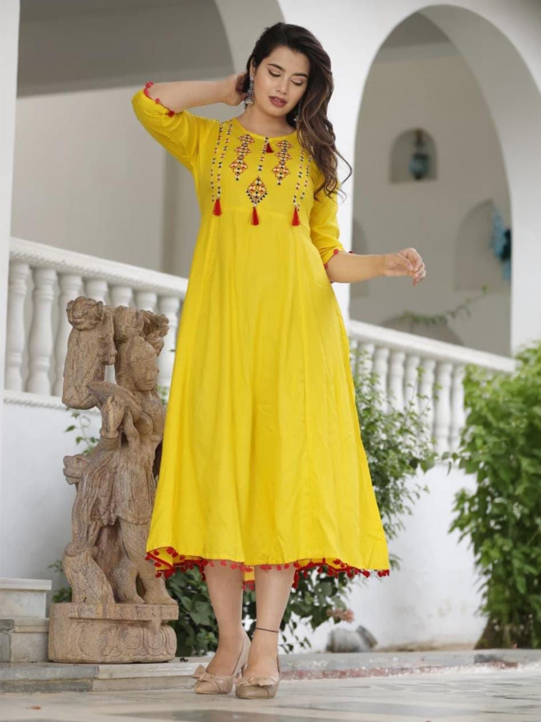 CPTAO Women Ethnic Motifs Embroidered Thread Work Floral Kurta