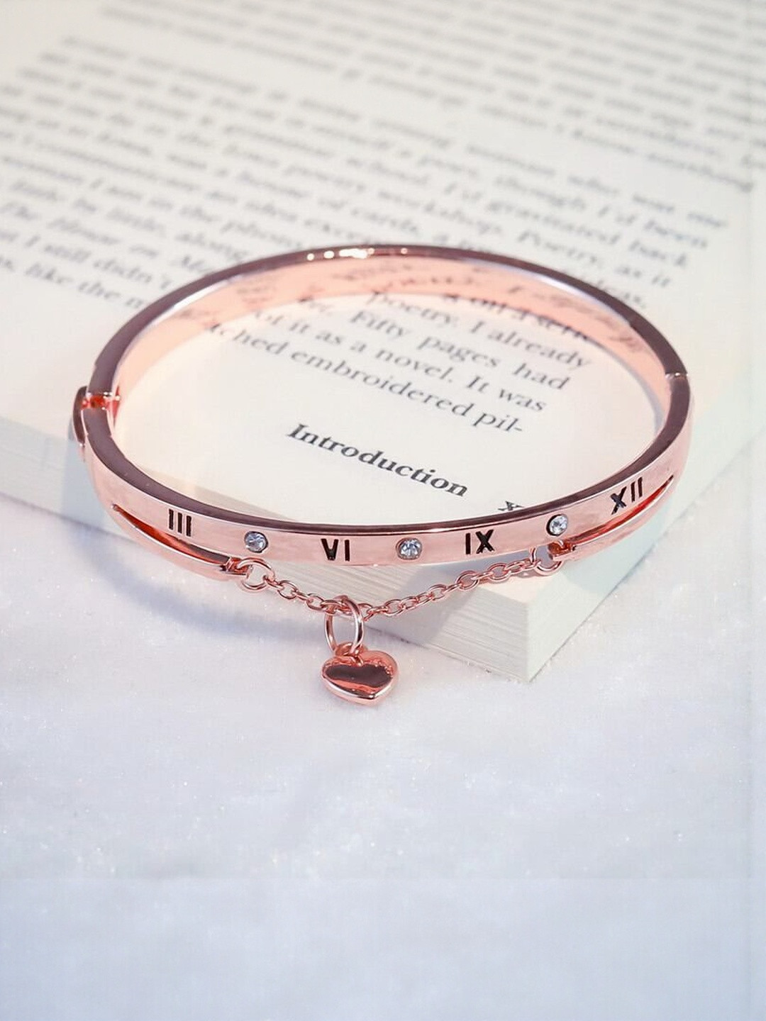 DressBerry Women Rose Gold-Plated Heart Charm Bangle-Style Bracelet