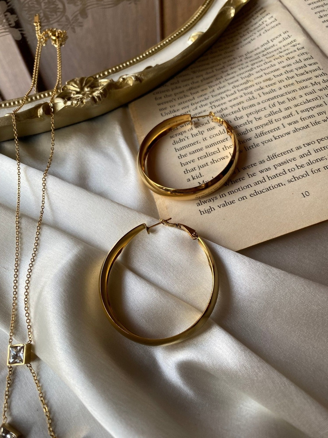 Dipitreats Gold-Plated Circular Hoop Earrings