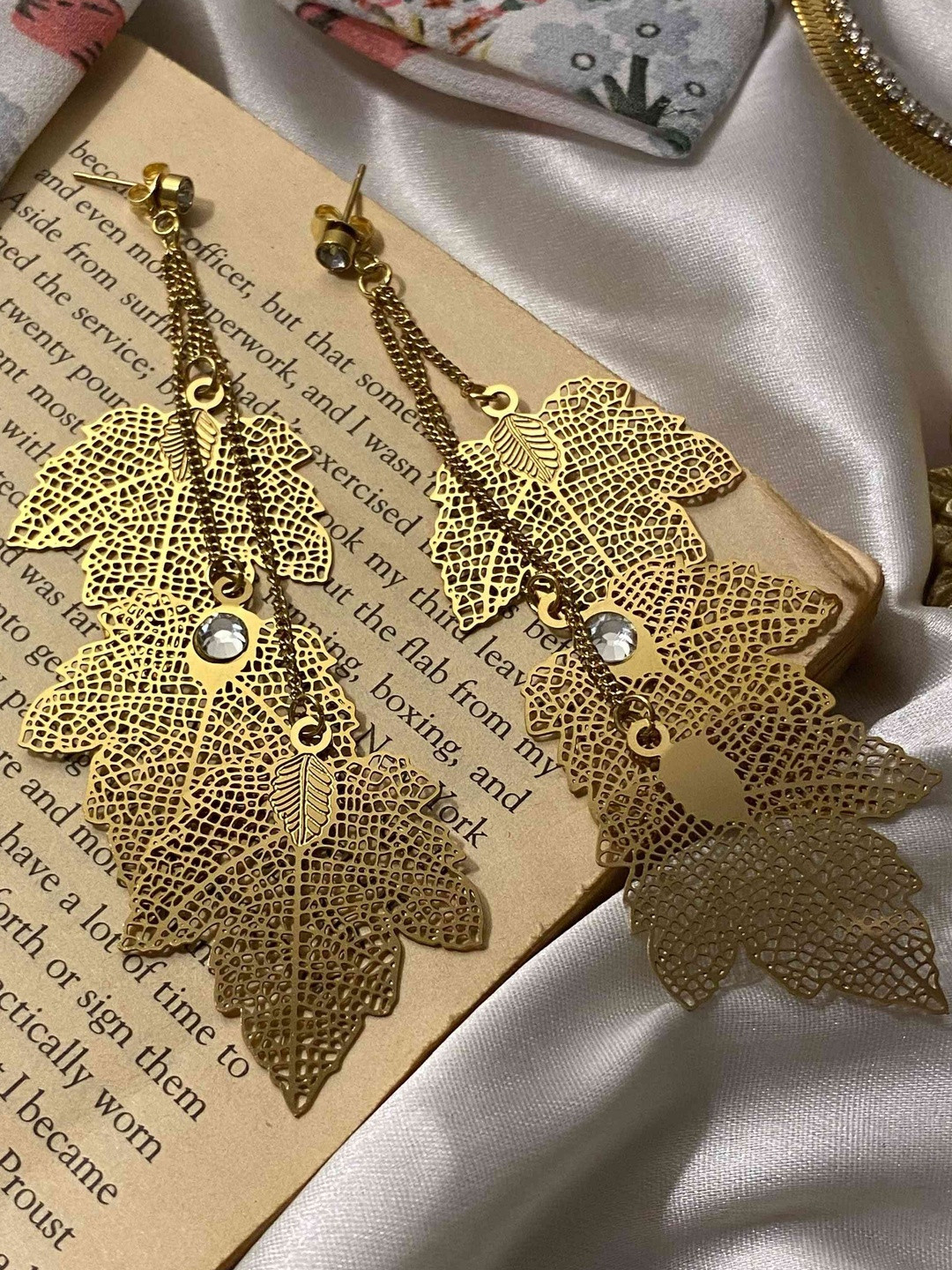 Dipitreats Women Stainless Steel Brass-Plated Leaf Shaped Drop Earrings