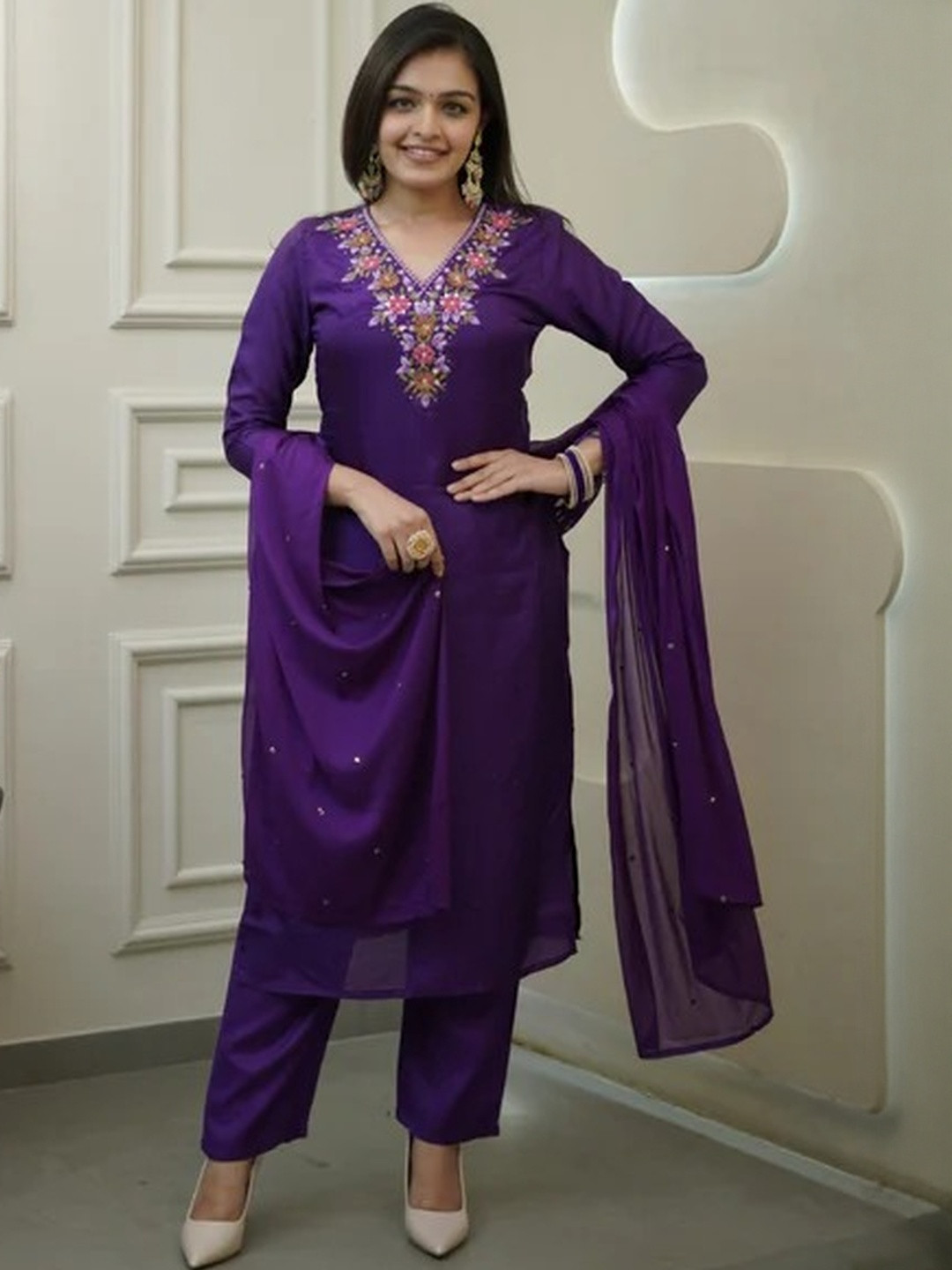 ATOXIC Women Embroidered Chanderi Silk Kurta & Pyjamas With Dupatta