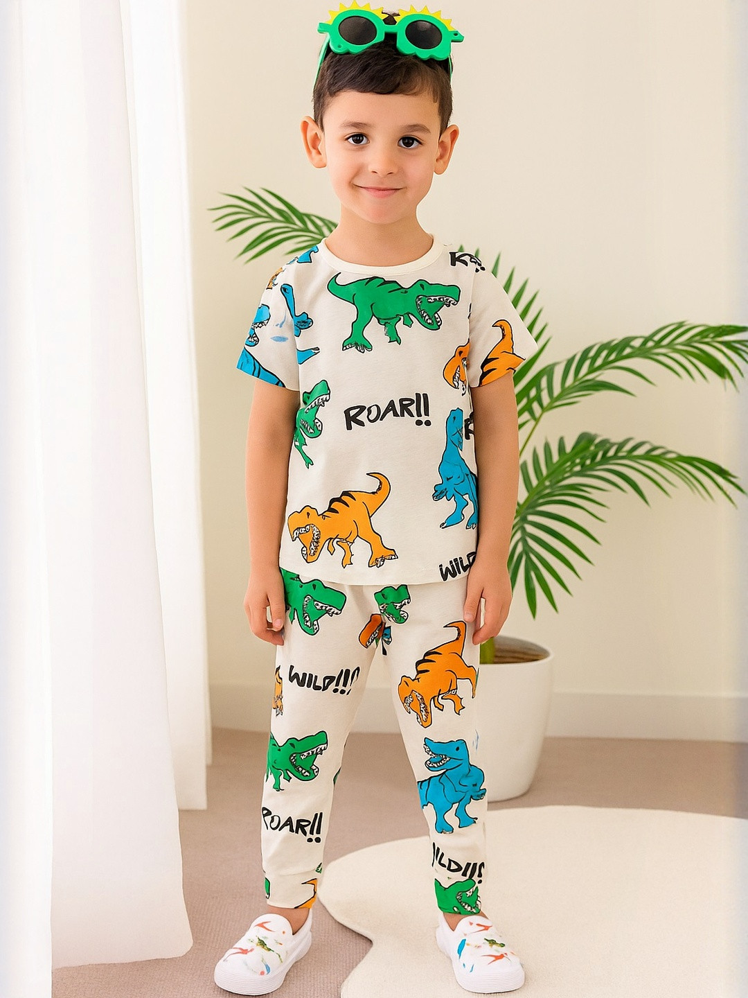 Sagar Impex Kids White Animal Print Clothing Set