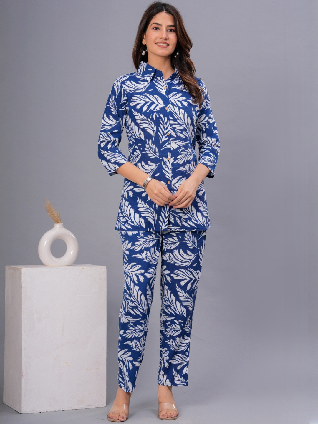 CHOISE GABBAA Women Floral Printed Regular Top with Trousers