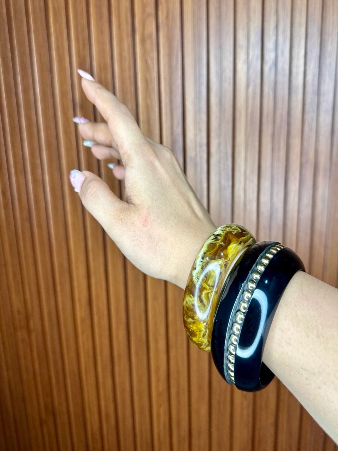 TAG 7 Set Of 2 Resin Statement Bangles