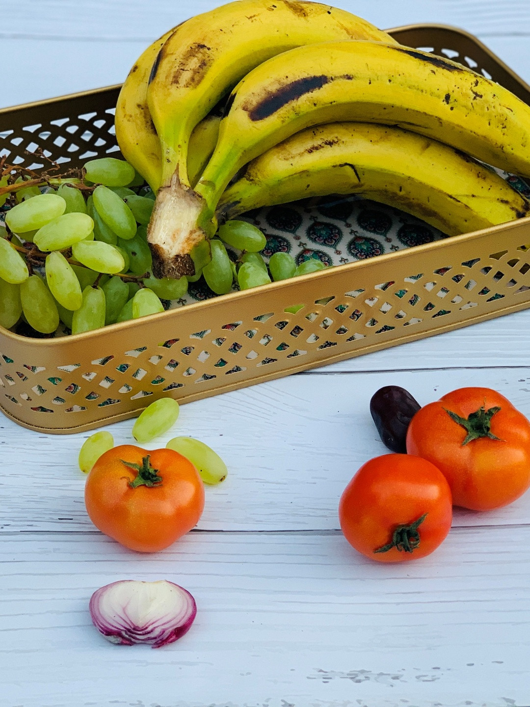 Daisy craft Gold-Toned Metal printed Tray for home & kitchen