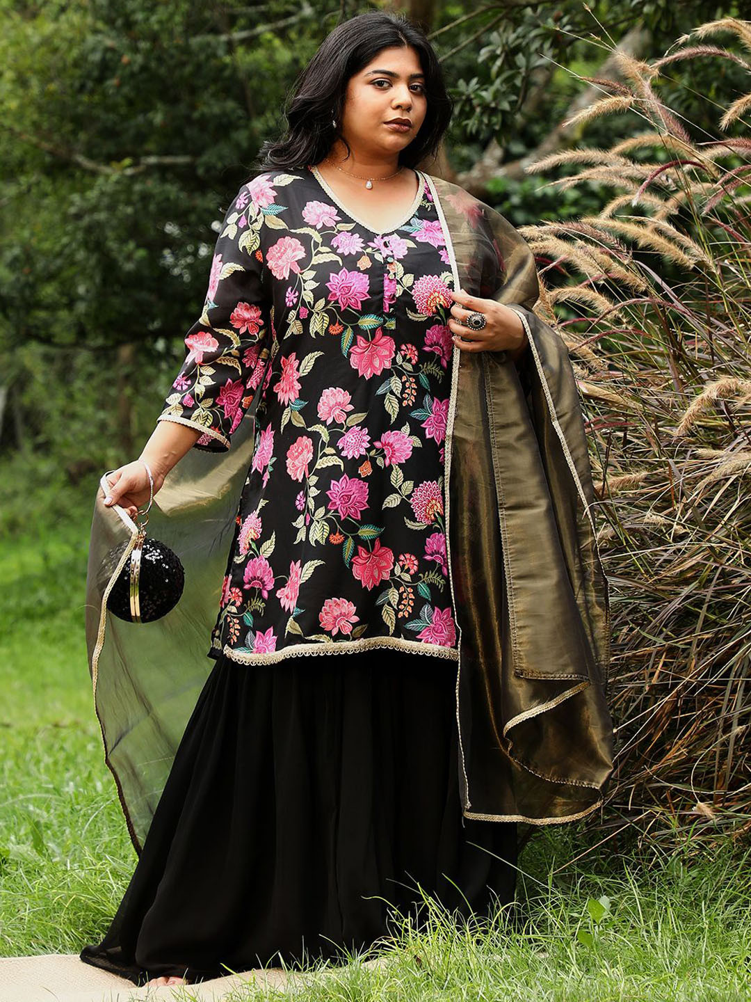 Instafab Plus Women Plus Size Floral Printed Kurti with Sharara & Dupatta