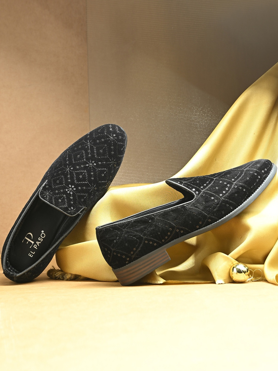 El Paso Men Textured Lightweight Mojaris