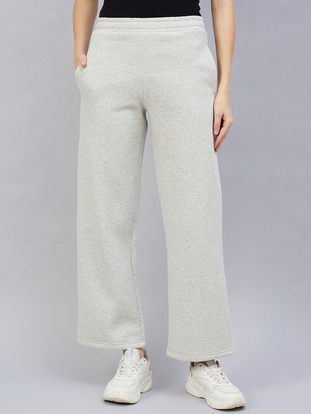 98 Degree North Women Solid Straight Fit Slip-On Trousers