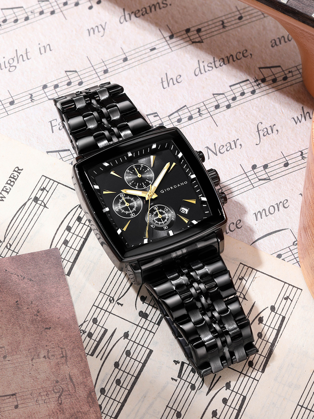 GIORDANO Men Embellished Dial & Stainless Steel Analogue Watch GZ-50138-11