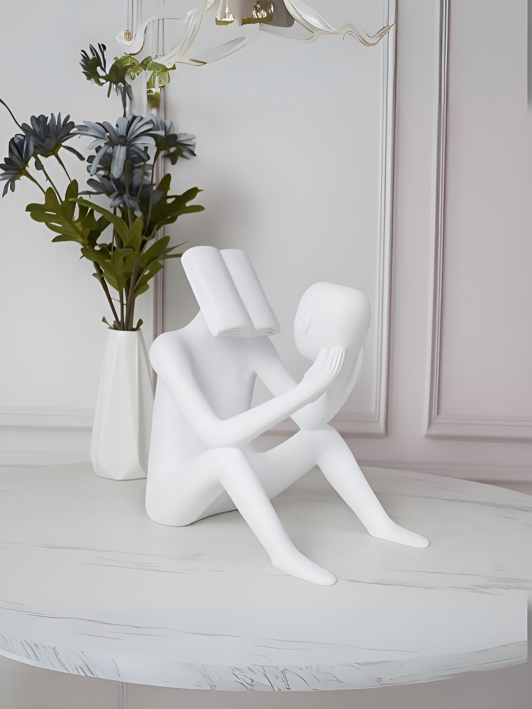 SMOKEY COCKTAIL White Timeless Reader'S Bookend Figurine Showpiece