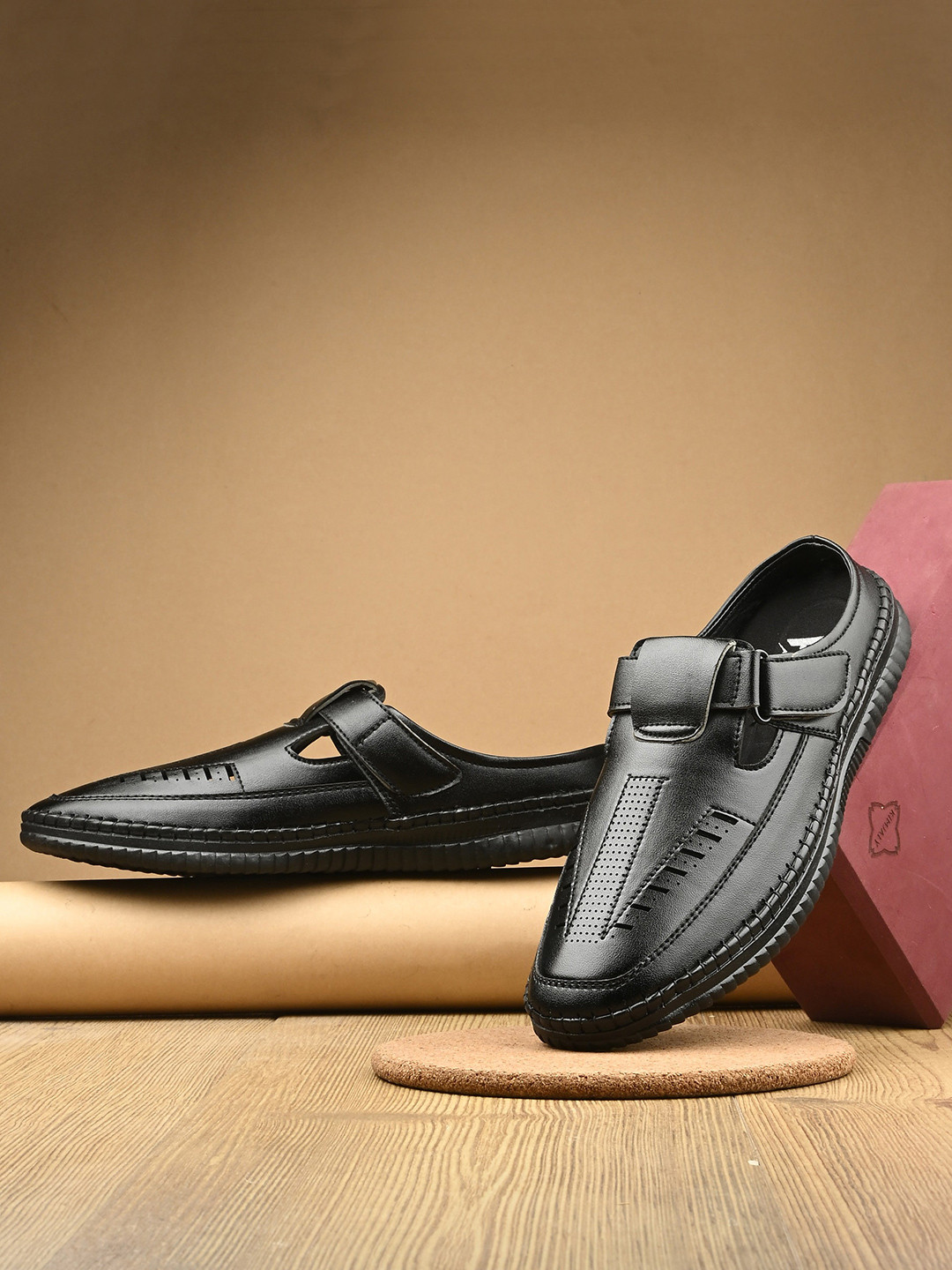 FAV SHOES Men Shoe-Style Sandals