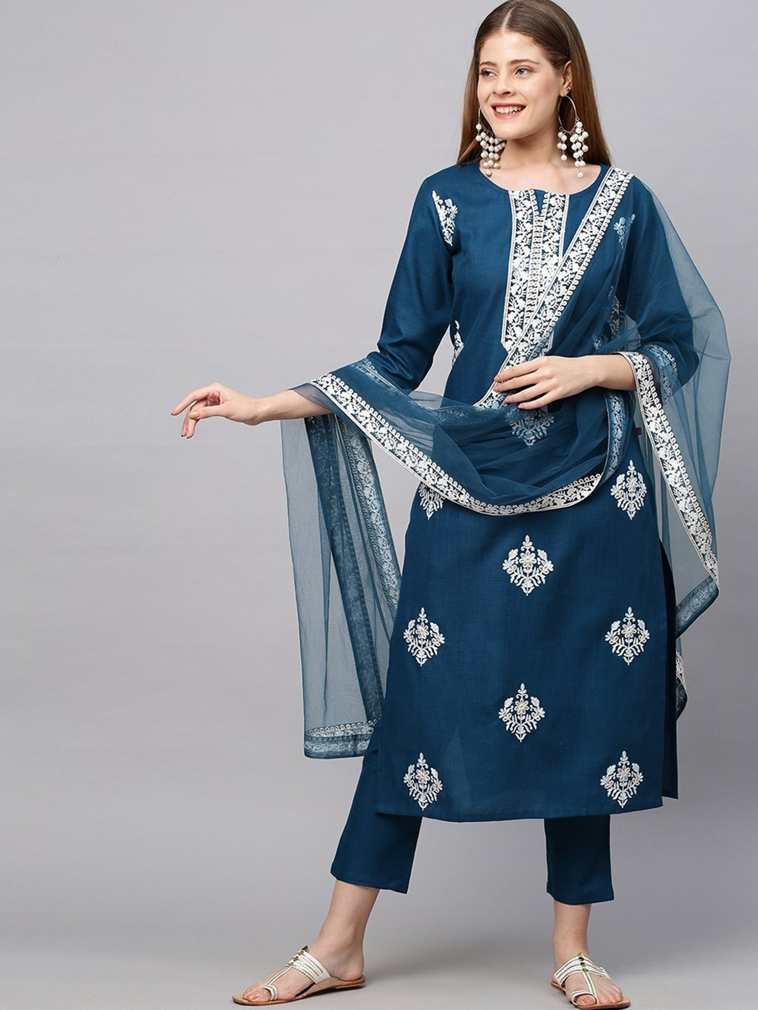 Piludi Women Ethnic Motifs Embroidered Regular Kurta with Trousers & With Dupatta