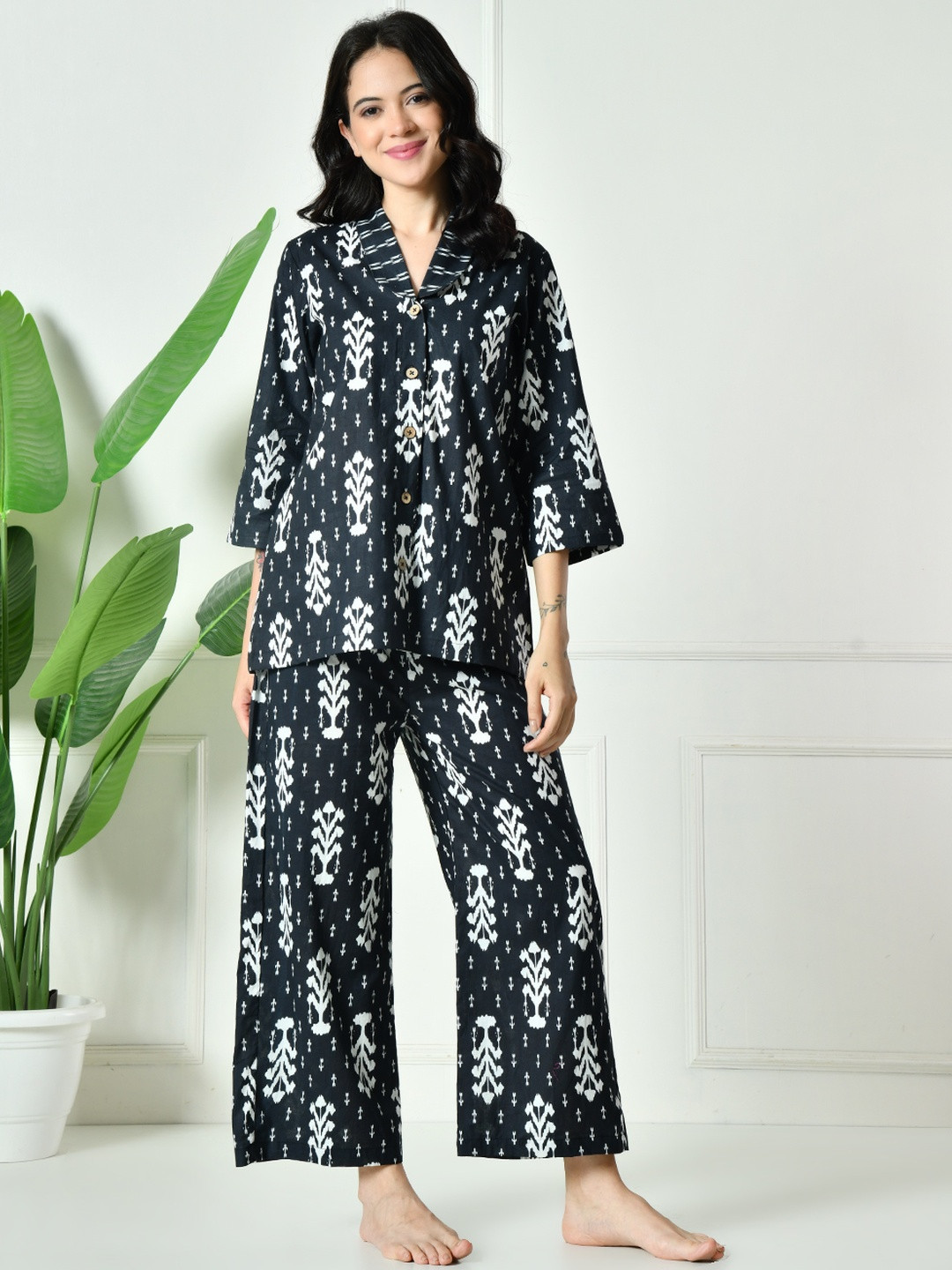 KALINI Women Black Printed Ikkat Night Suit Set