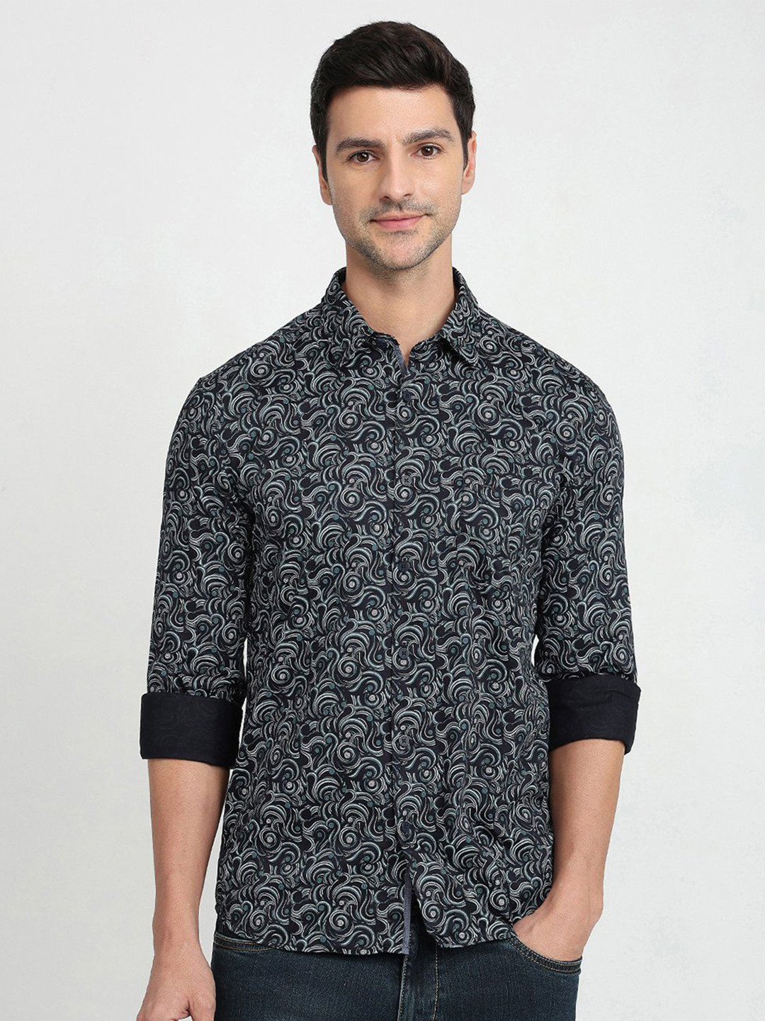 Parx Smart Abstract Printed Spread Collar Cotton Slim Fit Shirt