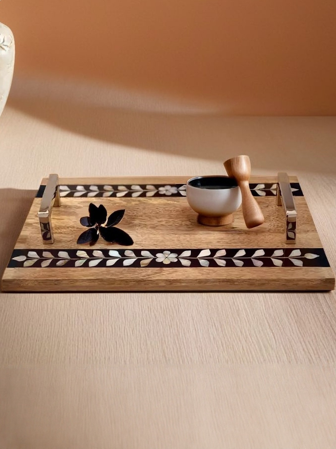 Daisy craft Brown Black & White Floral Printed Wood Serving Tray