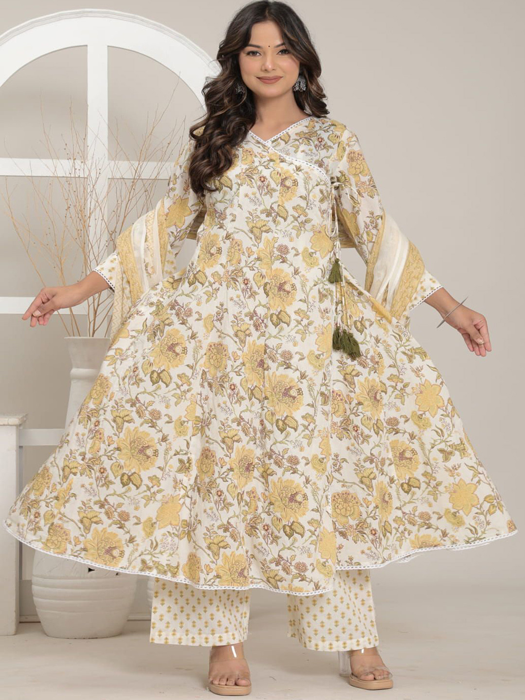 Ruii FASHION Floral Printed V-Neck Pure Cotton Kurta With Harem Pants & Dupatta
