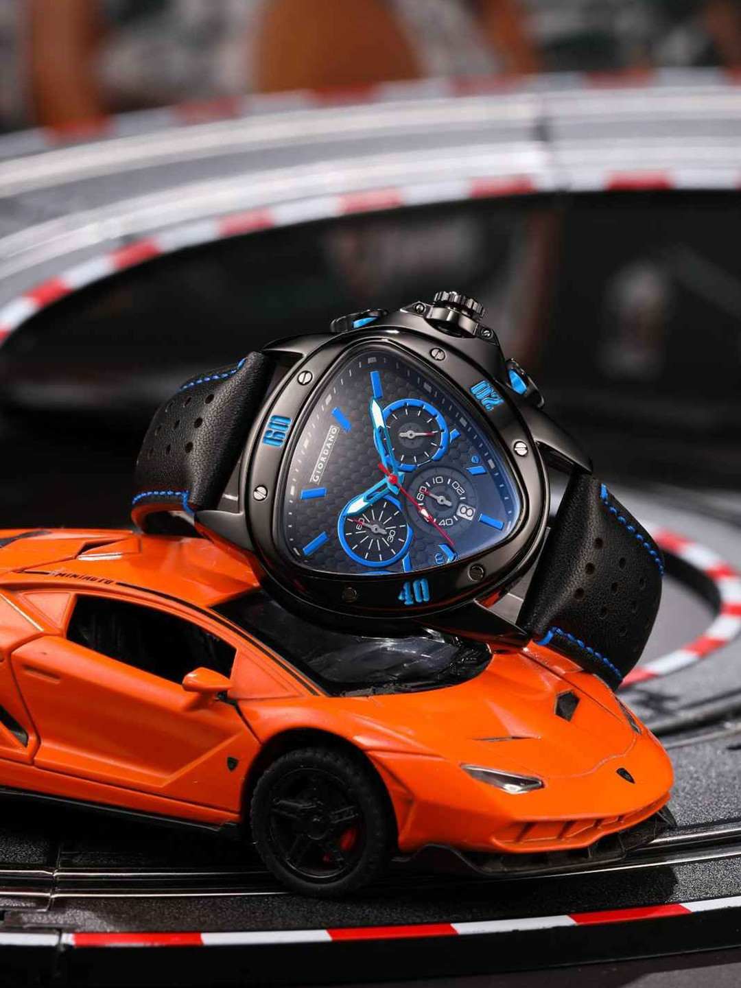 GIORDANO Men Dial & Leather Textured Straps Analogue Watch GZ-50132-01