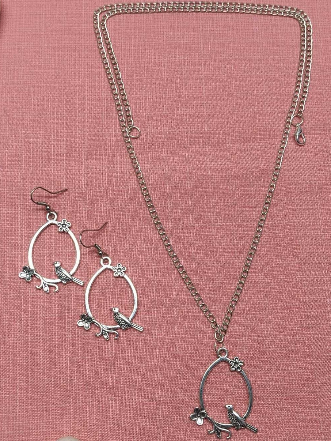 NIPSTec Women Alloy Silver Jewellery set With Leave back Earing