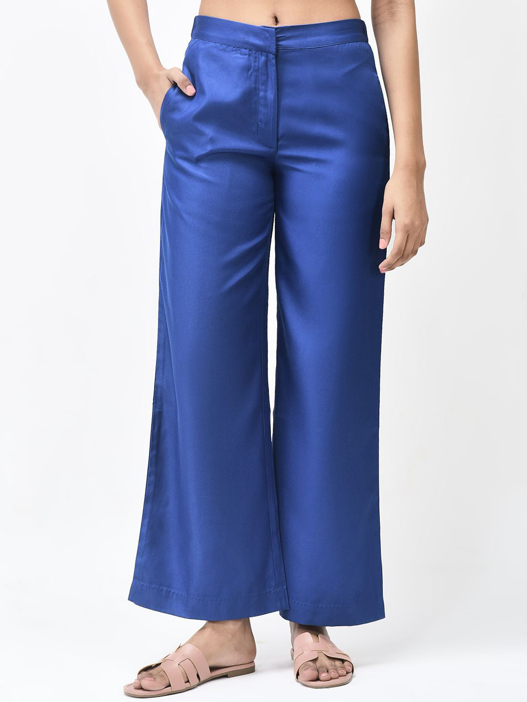 R.Code by The Roadster Life Co. Mercer Women Relaxed Fit Mid-Rise Trousers