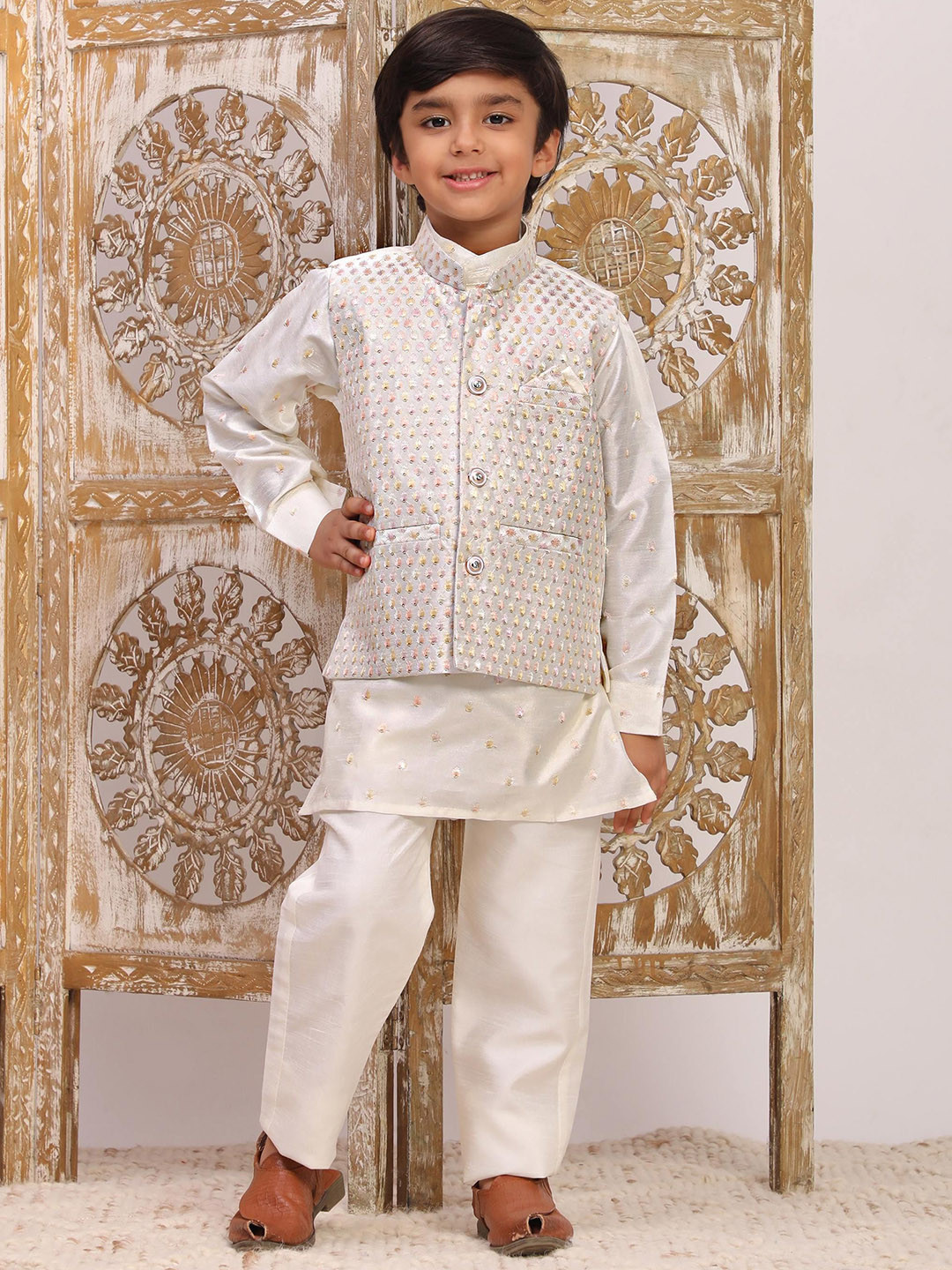 Pro-Ethic STYLE DEVELOPER Boys Woven Design Pure Silk Kurta With Pyjamas With Waistcoat