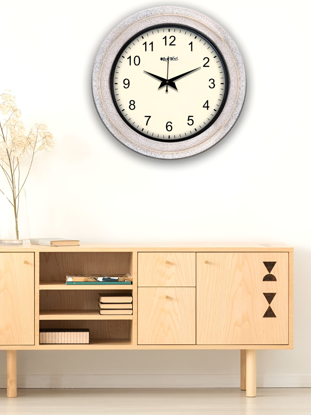 OLIVE TREE Cream Round Modern Wall Clock