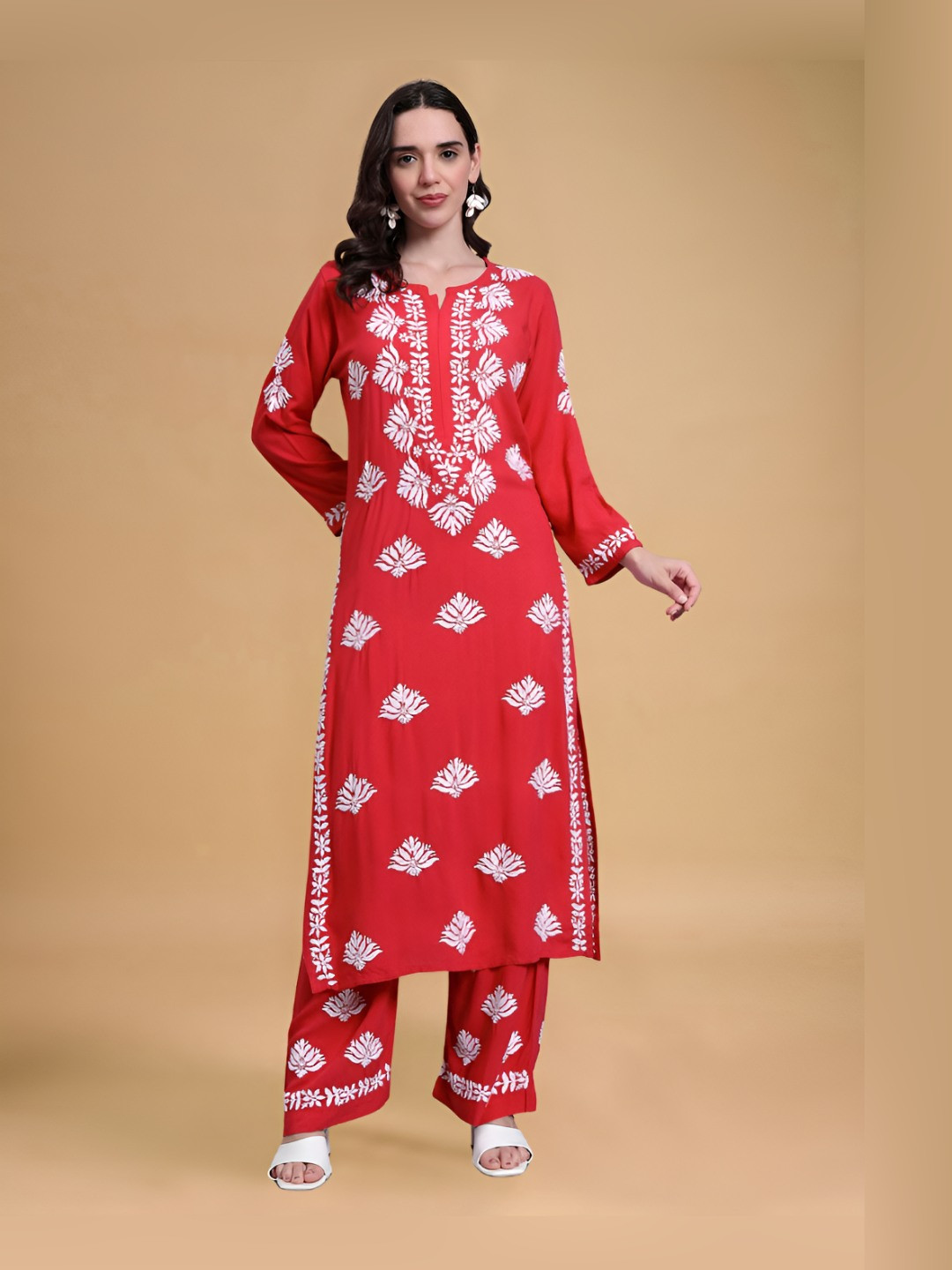 PARAMOUNT CHIKAN Women Floral Embroidered Kurta with Palazzos
