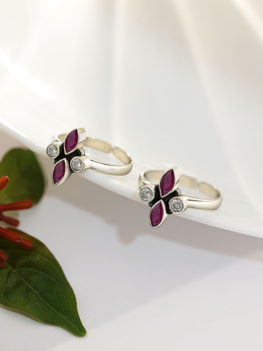 Tweov Jewels Oxidized Silver Marquise Cut Purple Stone Studded Toe Ring