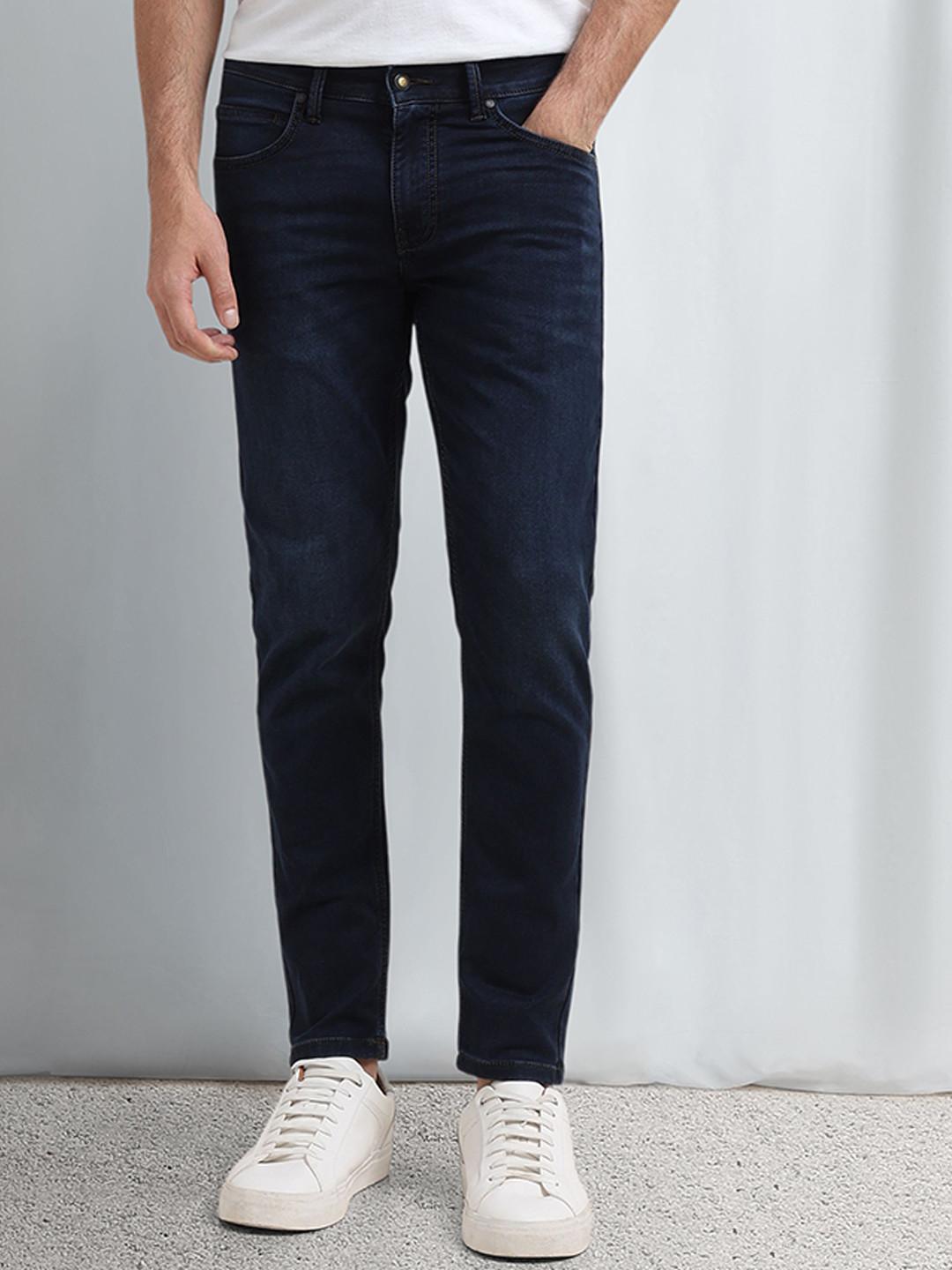 Mufti Men Slim Fit Mid-Rise Light Fade Stretchable Jeans