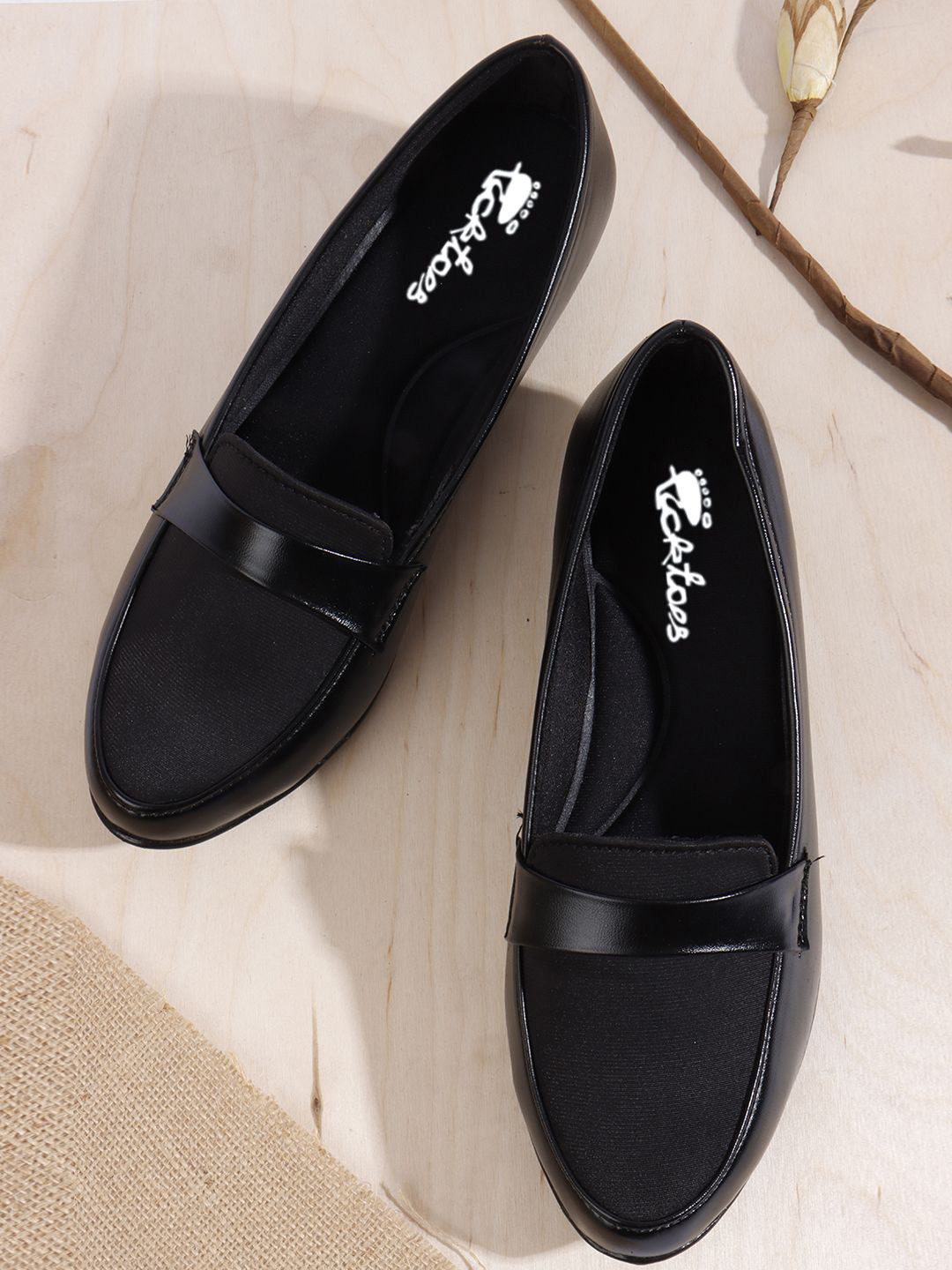 Picktoes Women Round Toe Ballerinas