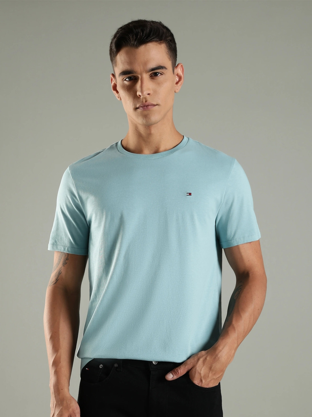 Tommy Hilfiger Men Solid Round Neck Regular Fit T-shirt
