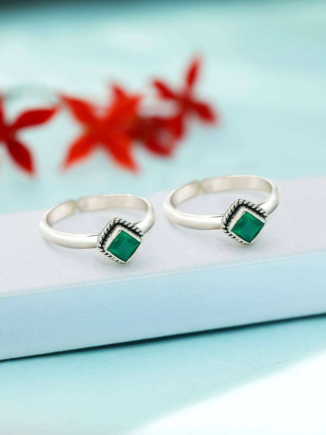 Tweov Jewels 925 Sterling Silver Green Stone Square Toe Ring