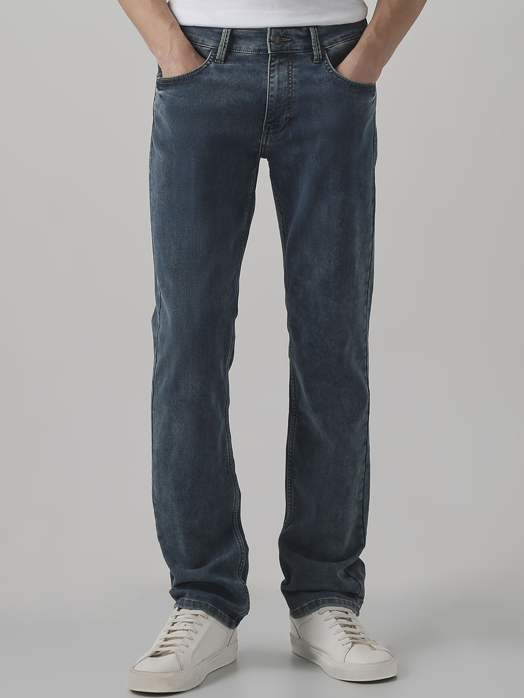 Mufti AW-25 Men Straight Fit Mid-Rise Light Fade Stretchable Jeans