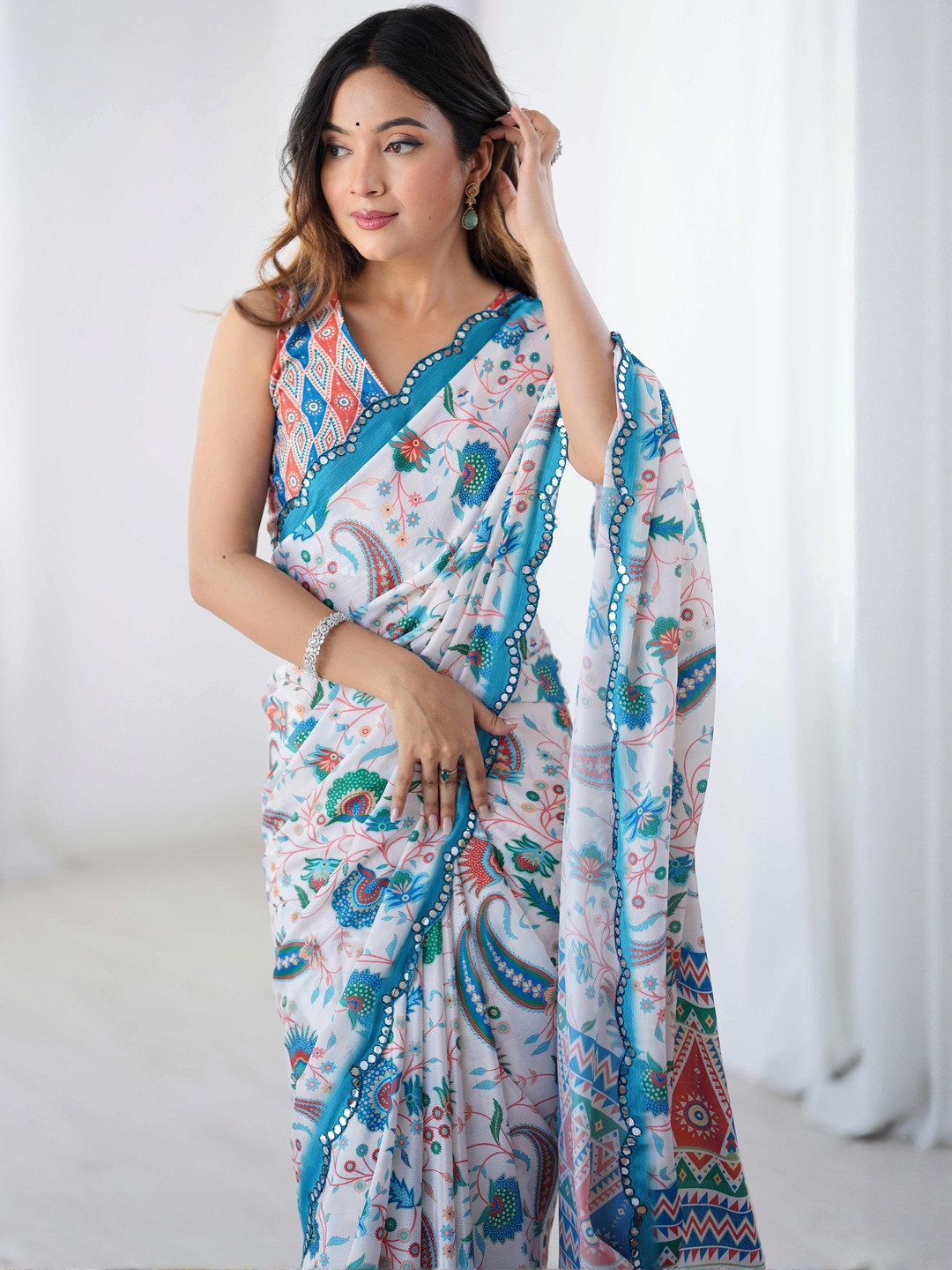 Peachmode White Pure Chiffon Printed  Sarees