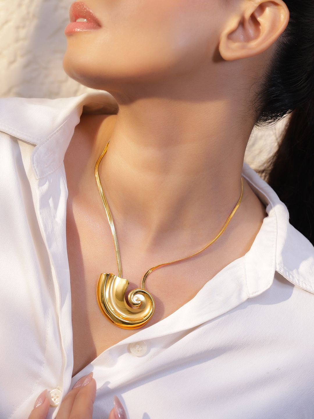 Rubans 18K Gold-Plated Shell Charm Stainless Steel Tarnish-Free Waterproof Necklace Chain