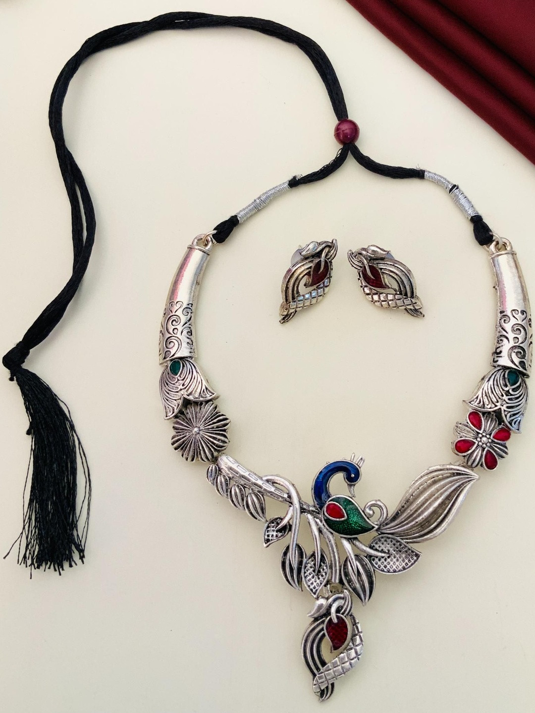 Sophisticated Women Silver Plated Necklace With Earrings