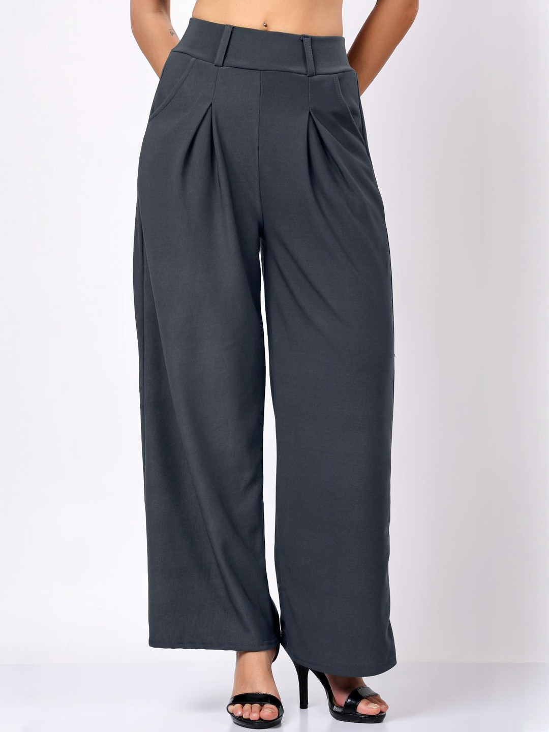 Lugo Women Grey Solid Pleated Trousers