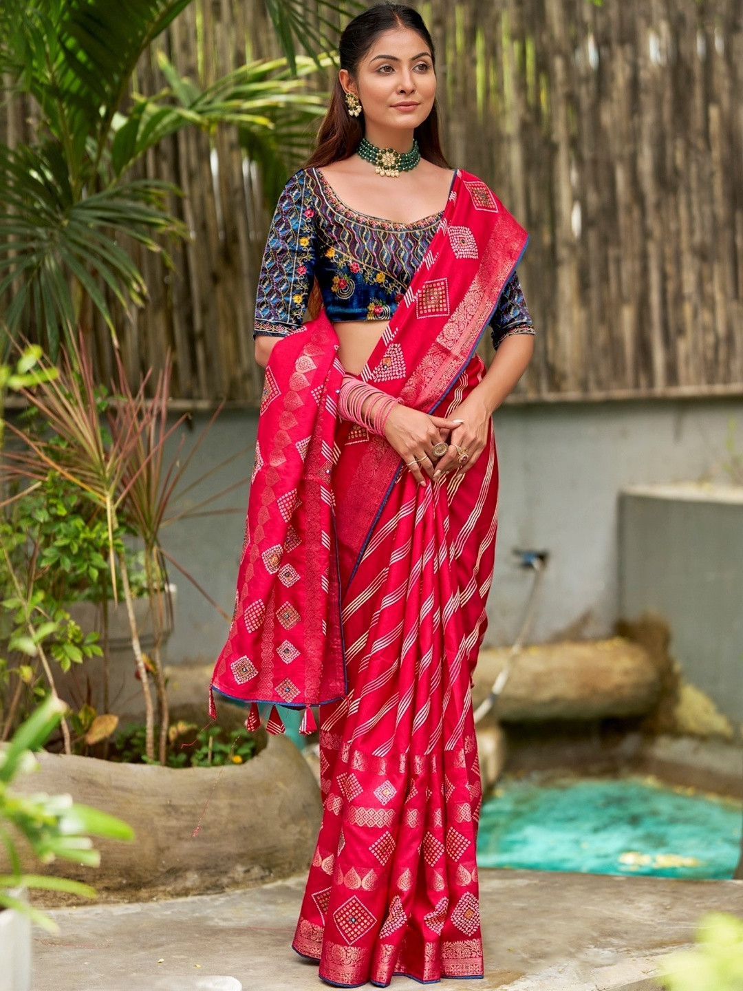Magenta Soft Dola Silk Siroski Work Saree With Contrast Blouse Piece