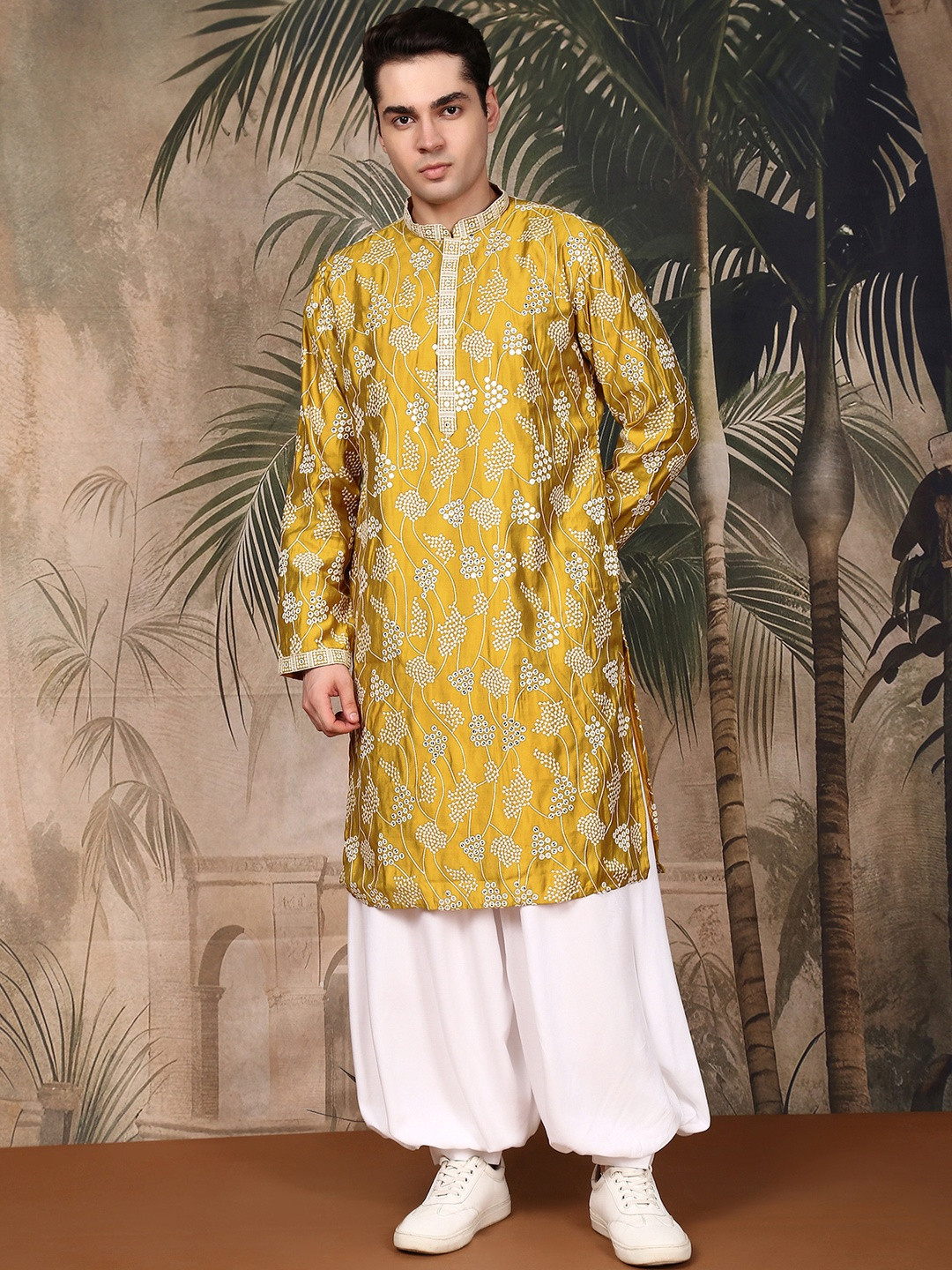 Sangria Men Sequinned And Mirror Work Regular Silk Kurta