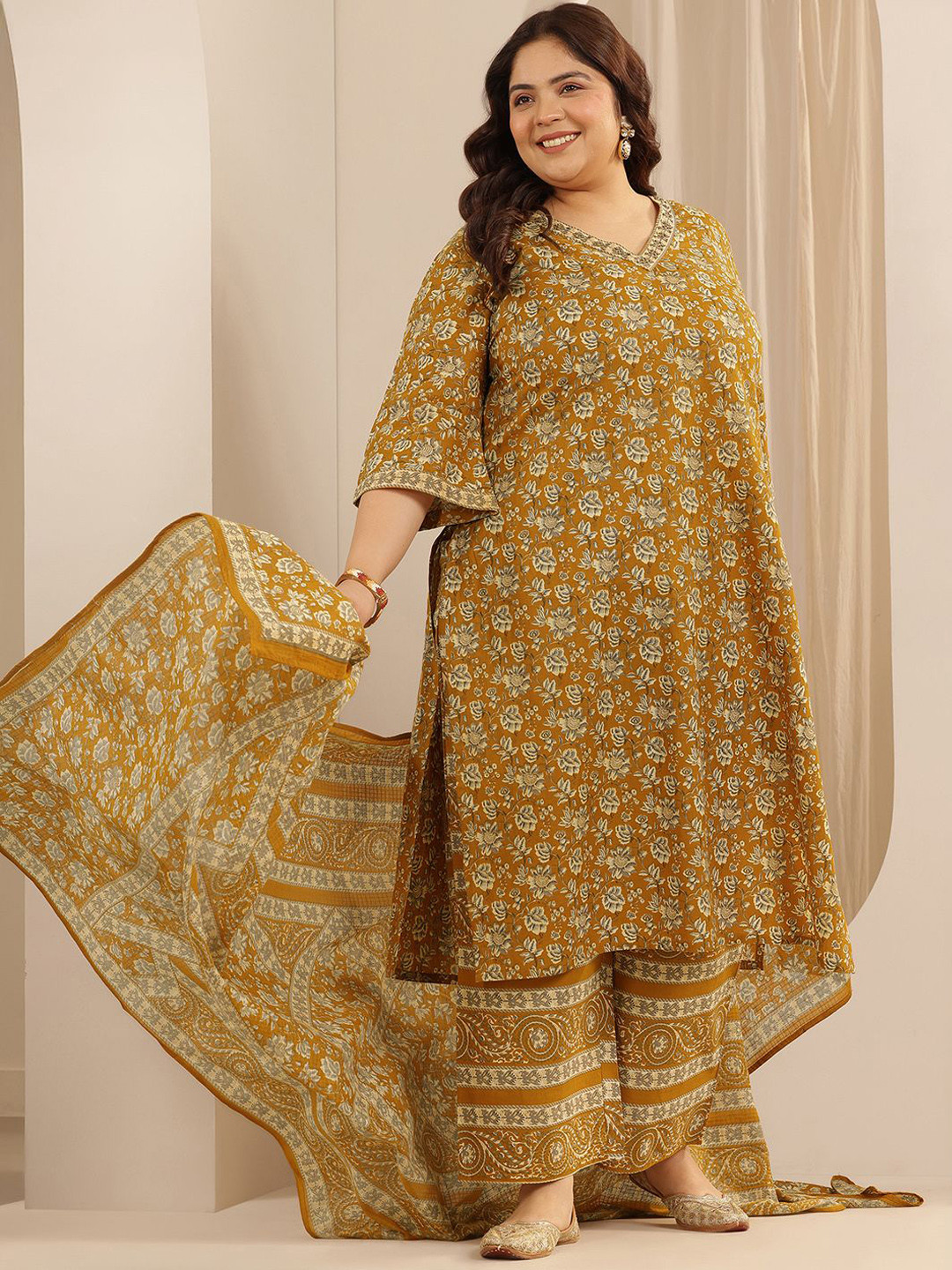 EXTRA LOVE BY LIBAS Women Plus Size Floral Printed Kurta with Trousers & Dupatta