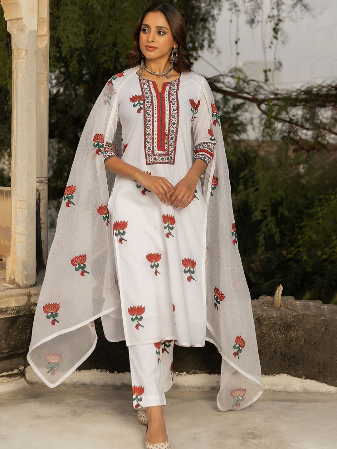 TERHA TAALI Floral Printed Round Neck Straight Pure Cotton Kurta With Trousers & Dupatta