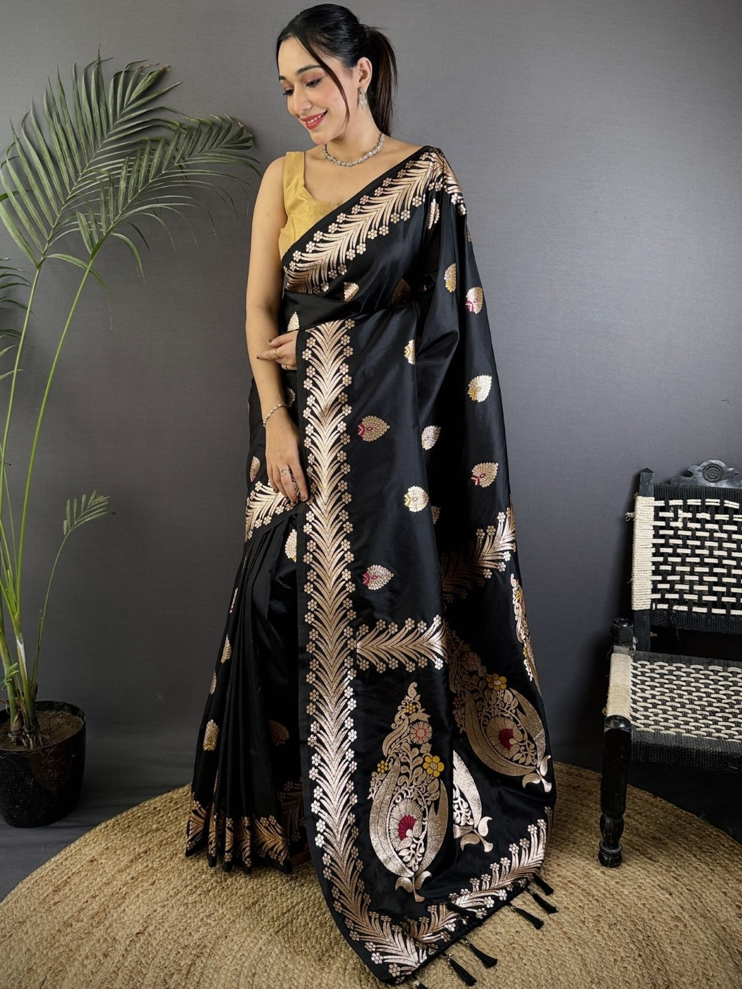 Black Banarasi Silk Zari Meenakari Weaving Saree With Matching Blouse Piece