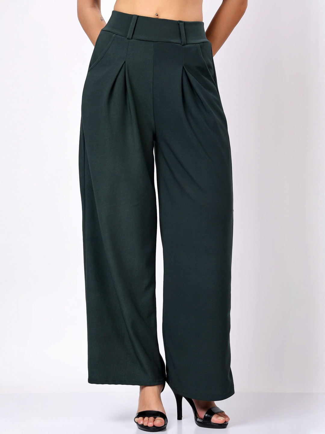 Lugo Women Green Casual Trousers