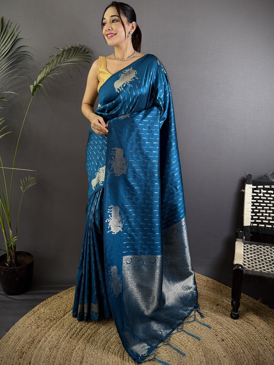 Blue Lichi Silk Two Tone Saree With Zari Weaving And Matching Blouse Piece