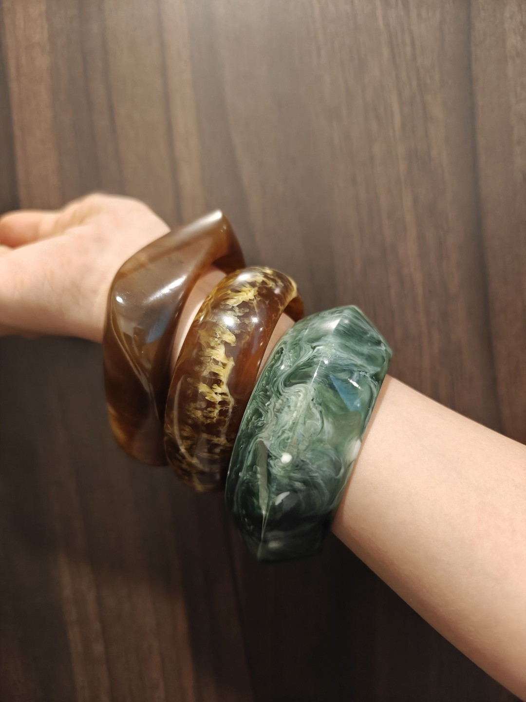 Bareilyy Women Resin Stack Jade and Mud Causal Bangle