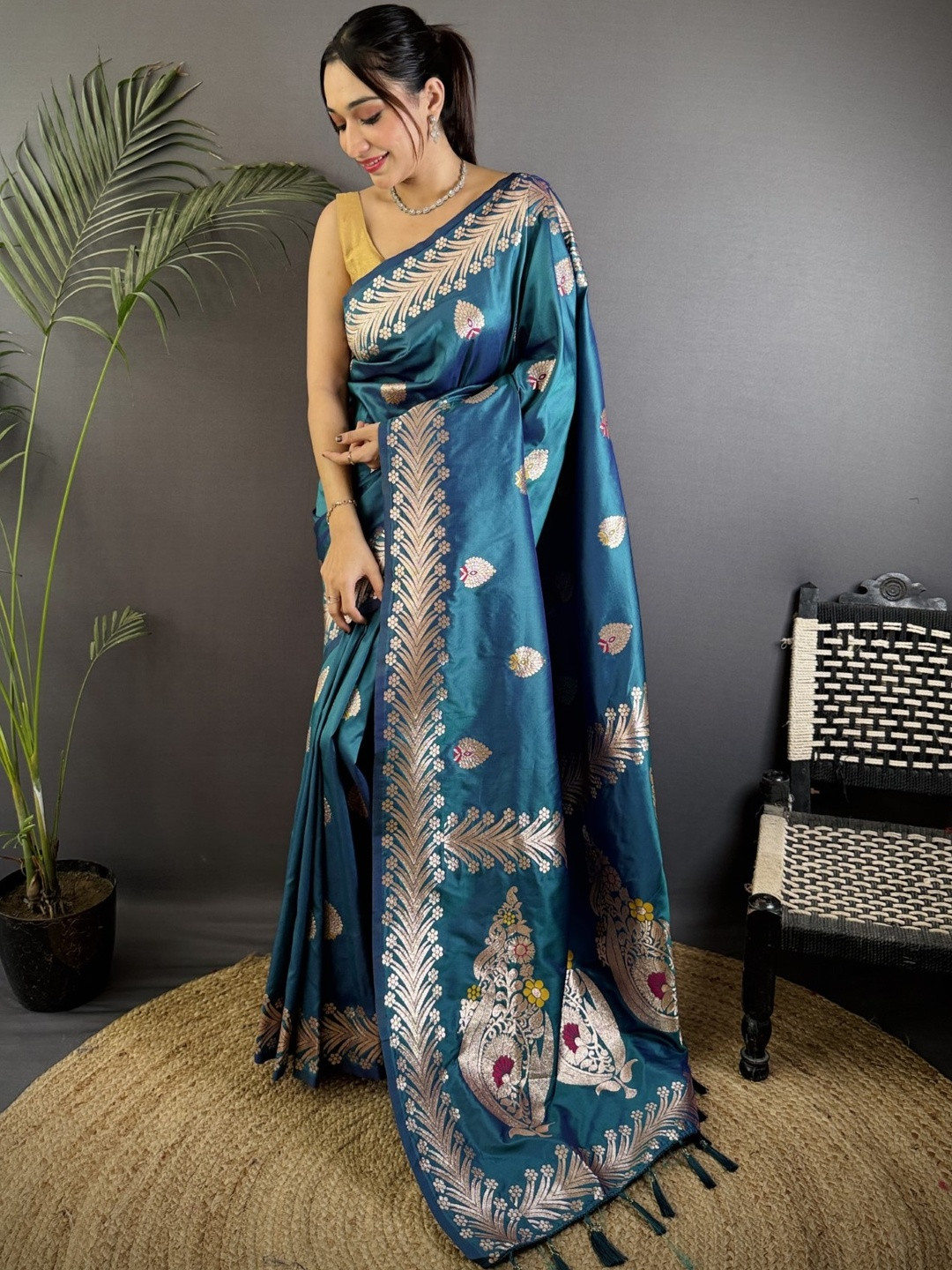 Blue Banarasi Silk Zari Meenakari Weaving Saree With Matching Blouse Piece