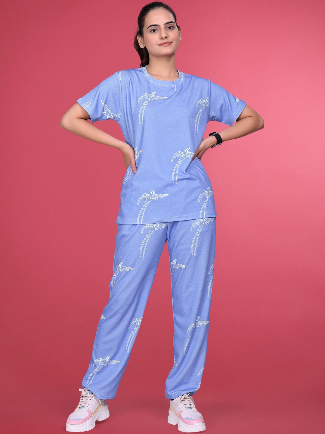 SAKARMAA Women Graphic Printed Tracksuit