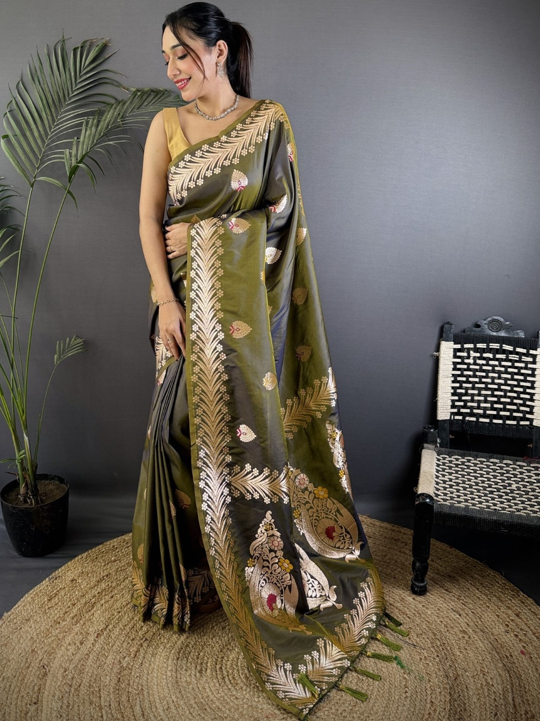 Olive Banarasi Silk Zari Meenakari Weaving Saree With Matching Blouse Piece