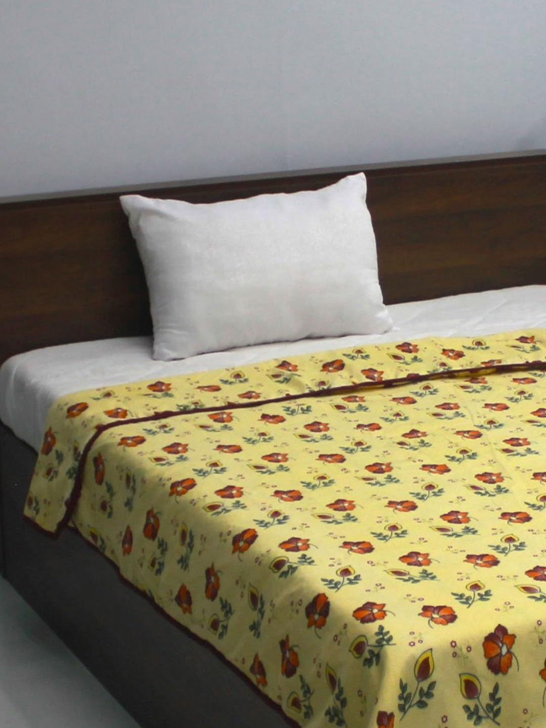 Steve & Anderson Yellow & Rust Floral AC Room 300 GSM Single Bed Dohar