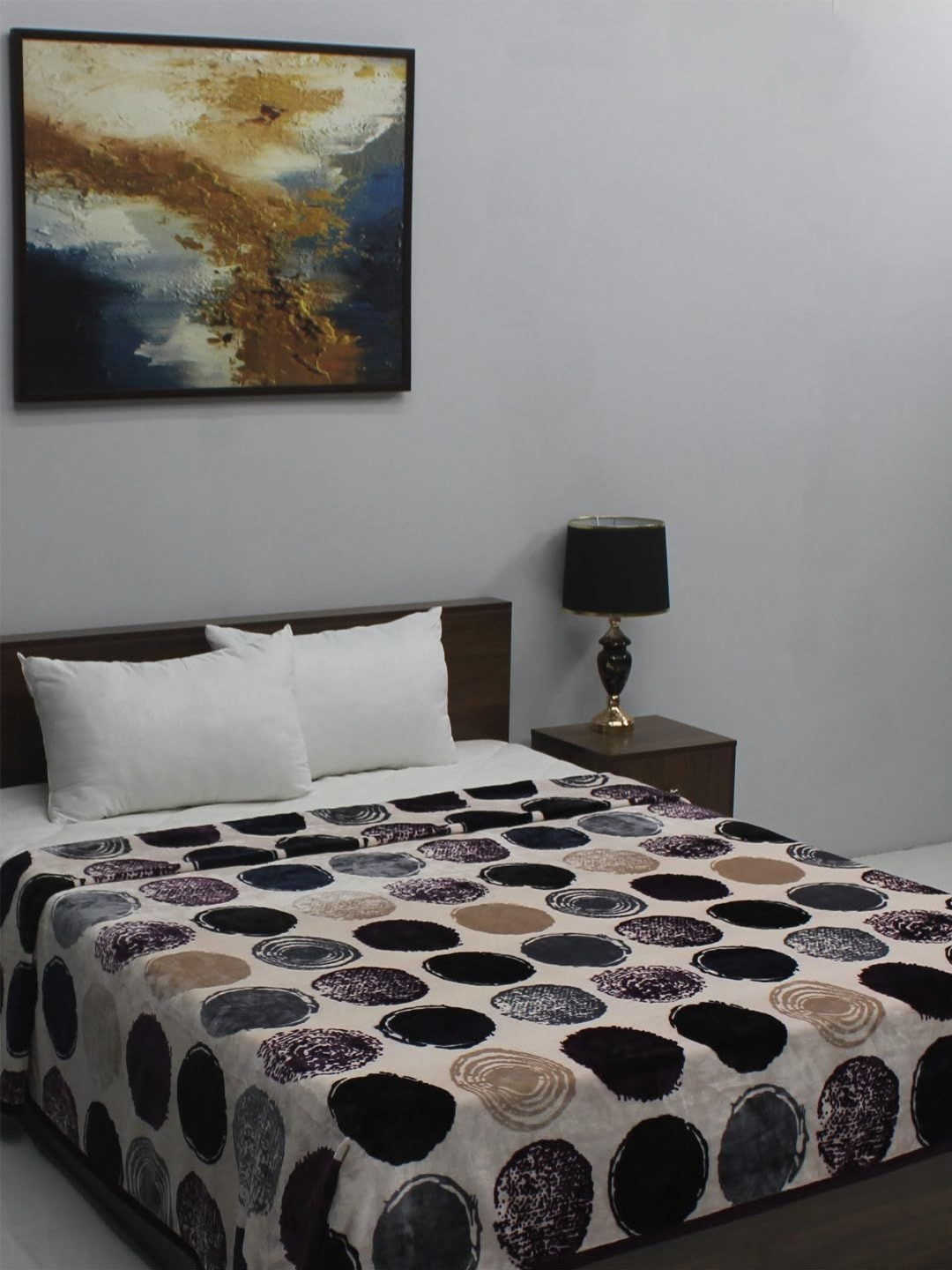 Steve & Anderson Beige & Blue Geometric Printed AC Room 380 GSM Double Bed Blanket