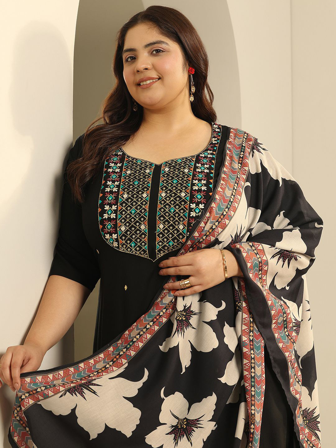 EXTRA LOVE BY LIBAS Plus Size Floral Embroidered Thread Work Kurta With Trousers & Dupatta